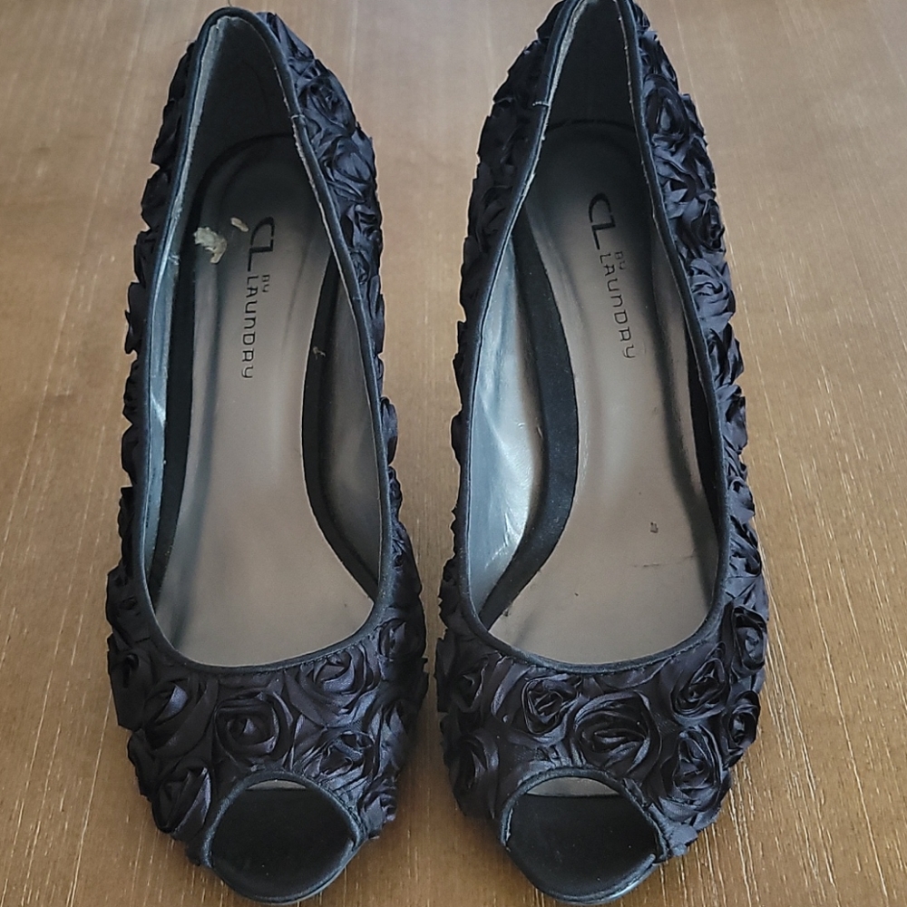 LAUNDRY  BLACK HEELS